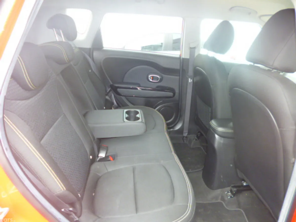 Kia Soul Hatchback, Diesel, 2016, Red
