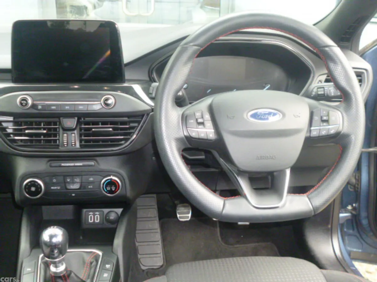 Ford Focus Hatchback, Petrol Hybrid, 2021, Blue