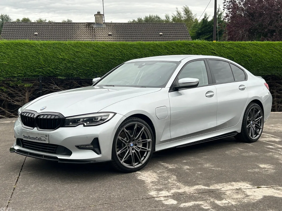 BMW 3-Series Saloon, Petrol Hybrid, 2019, Silver