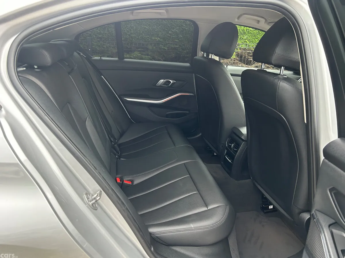 BMW 3-Series Saloon, Petrol Hybrid, 2019, Silver