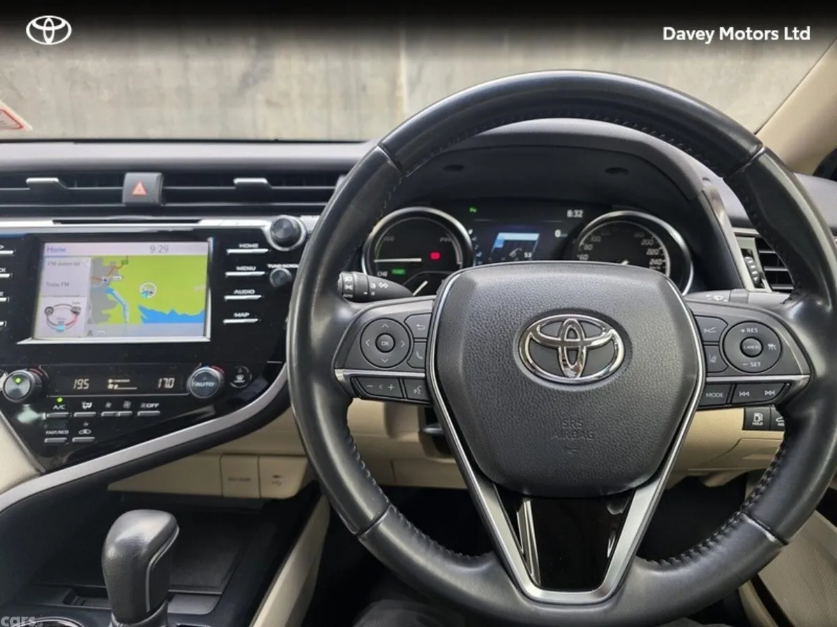 Toyota Camry Saloon, Petrol Hybrid, 2021, Blue