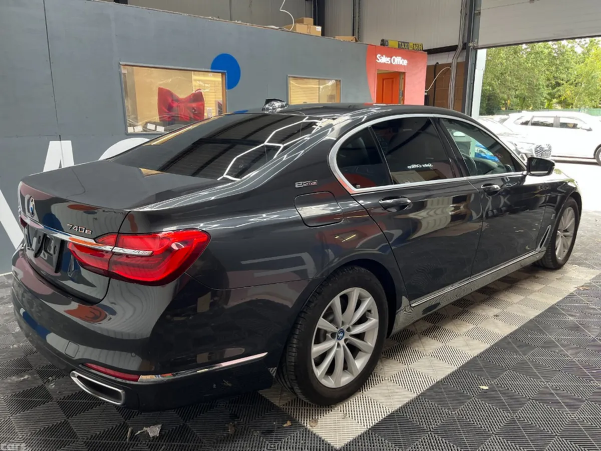 BMW 7-Series Saloon, Petrol Plug-in Hybrid, 2016, Grey