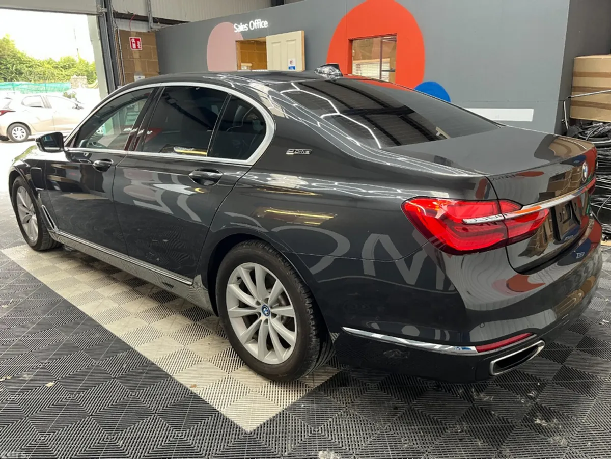 BMW 7-Series Saloon, Petrol Plug-in Hybrid, 2016, Grey