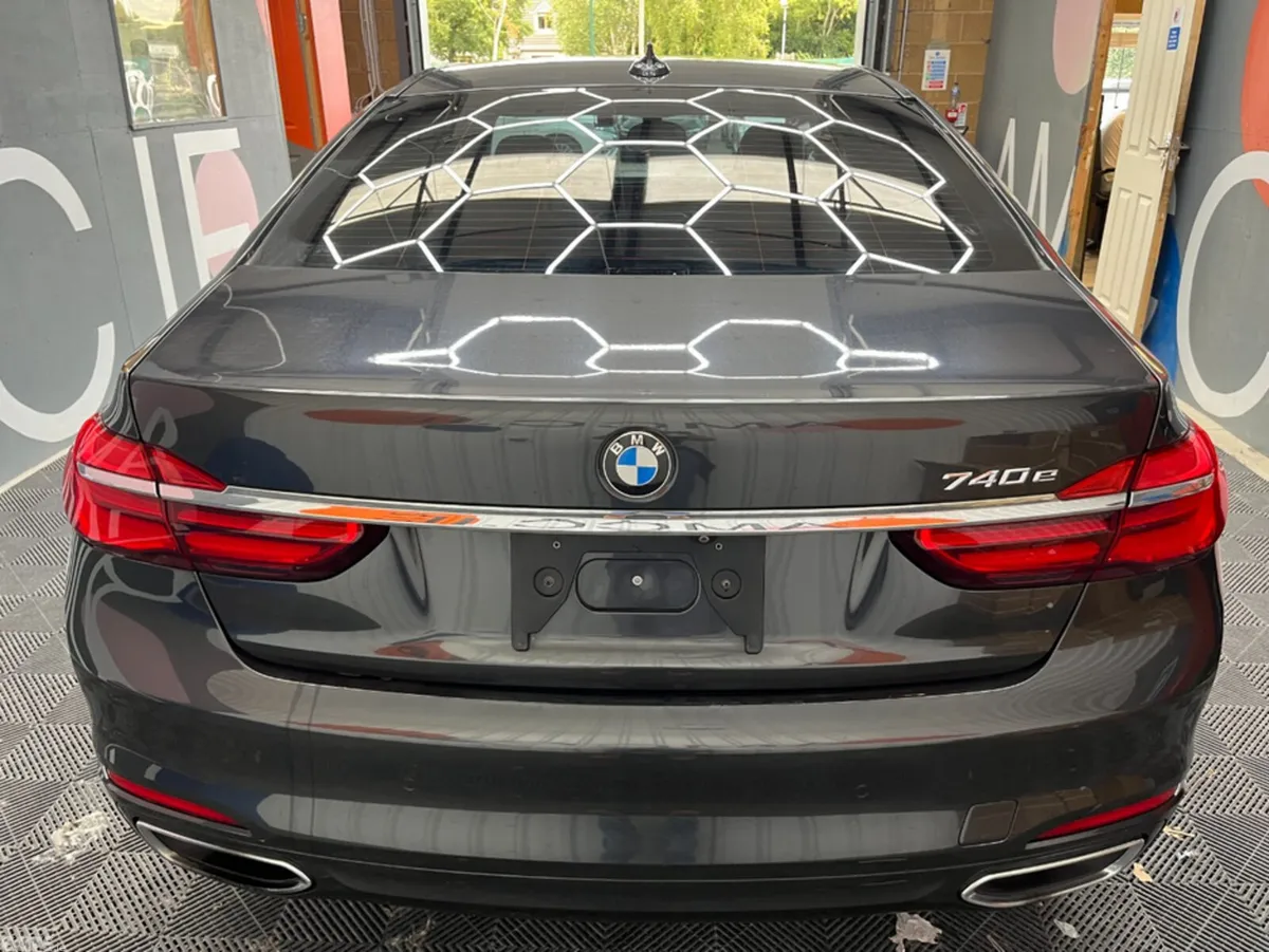 BMW 7-Series Saloon, Petrol Plug-in Hybrid, 2016, Grey