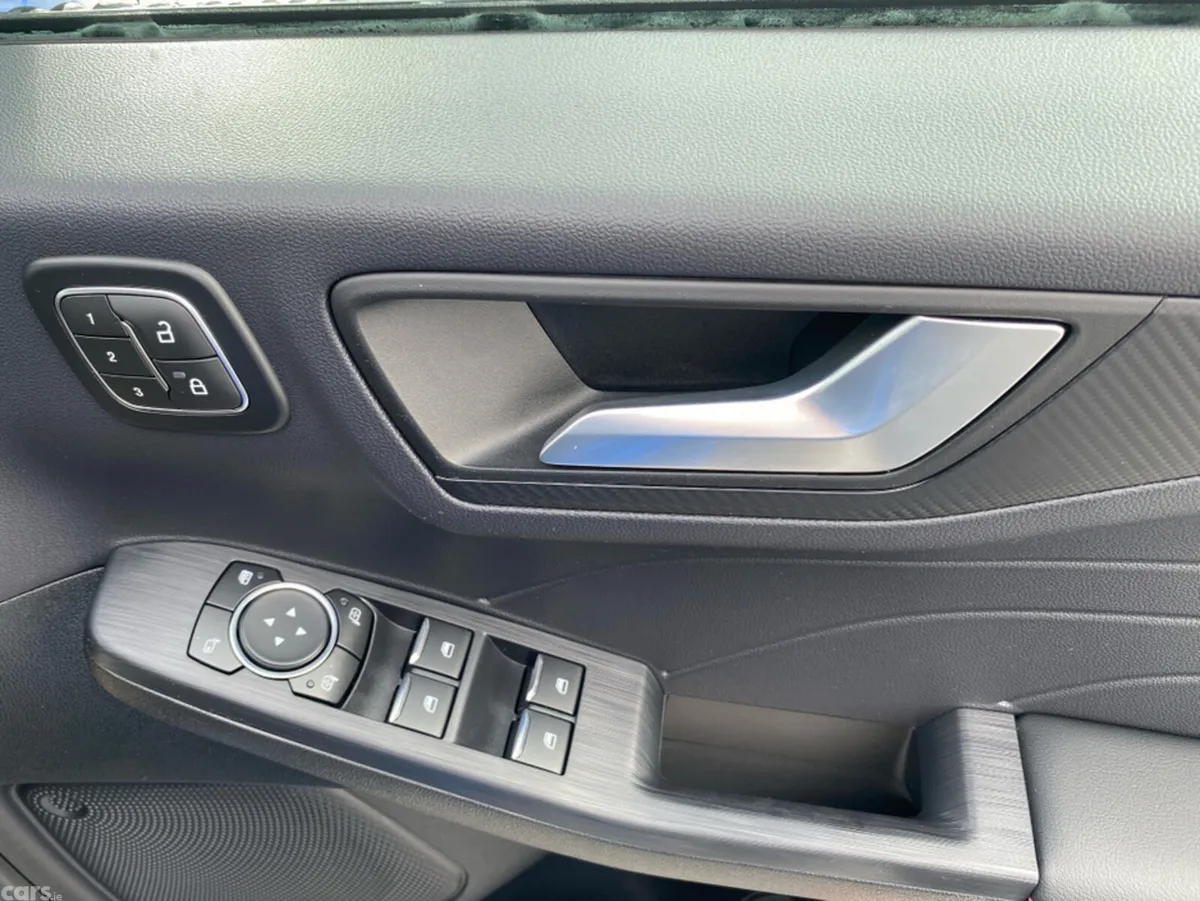 Ford Kuga SUV, Petrol Plug-in Hybrid, 2026, Blue
