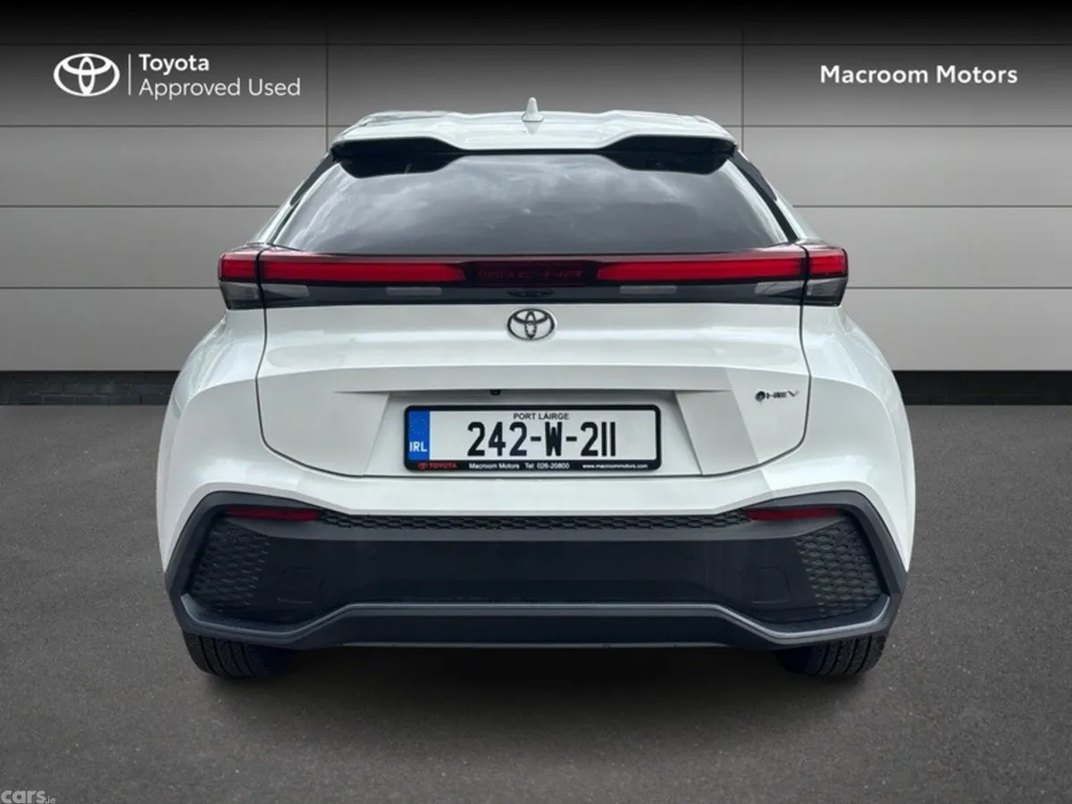 Toyota C-HR SUV, Petrol Hybrid, 2024, White