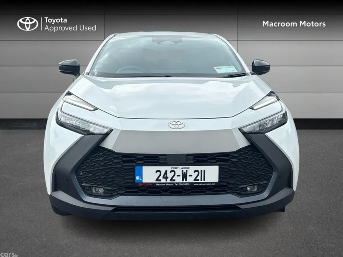 Toyota C-HR SUV, Petrol Hybrid, 2024, White