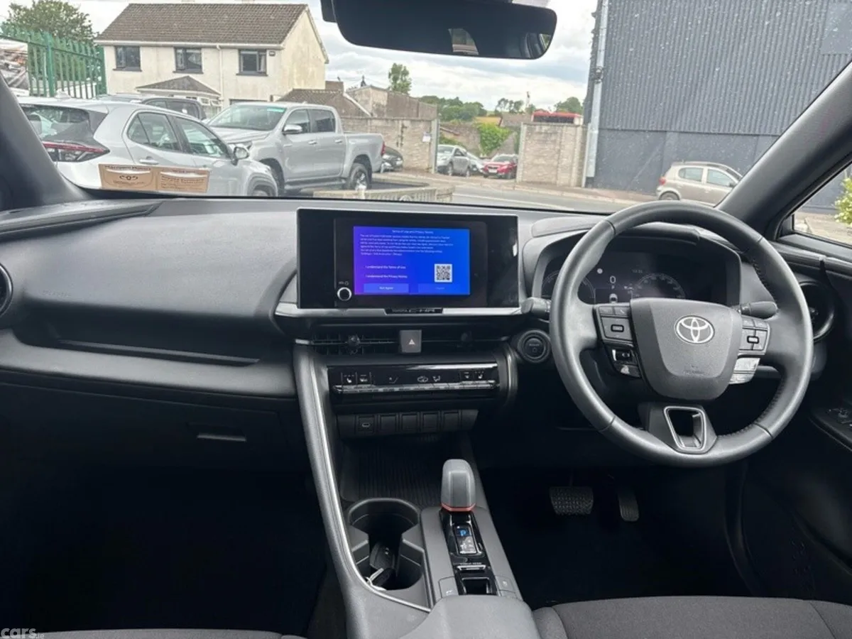 Toyota C-HR SUV, Petrol Hybrid, 2024, White