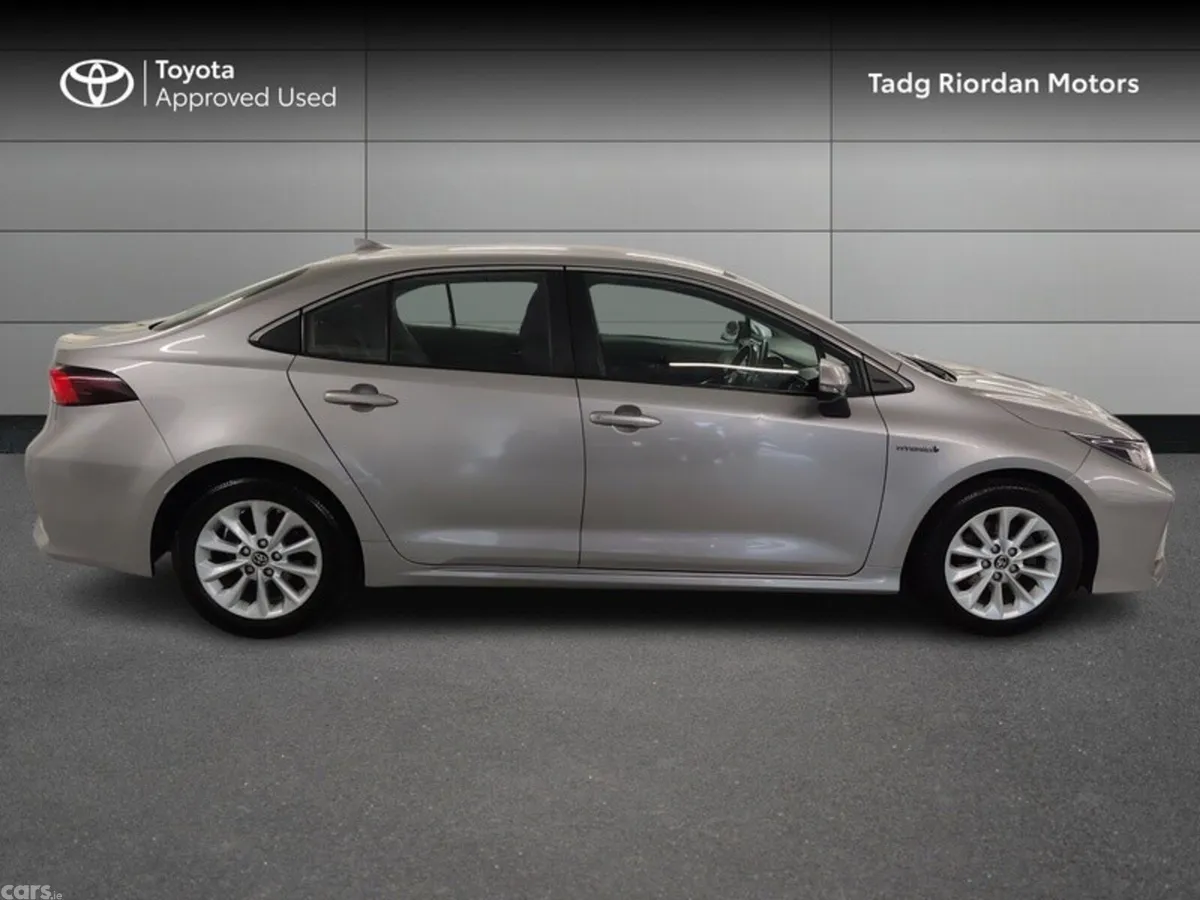 Toyota Corolla Saloon, Petrol Hybrid, 2019, Grey