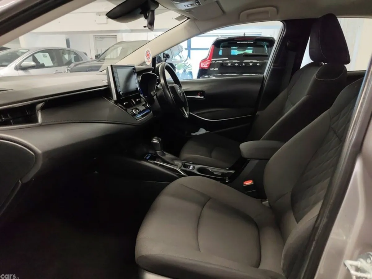 Toyota Corolla Saloon, Petrol Hybrid, 2019, Grey
