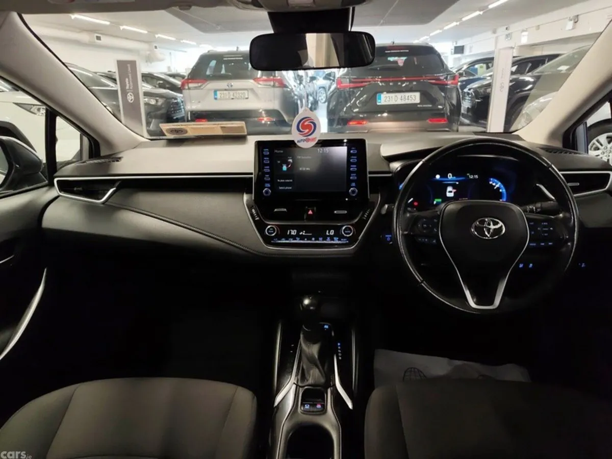 Toyota Corolla Saloon, Petrol Hybrid, 2019, Grey