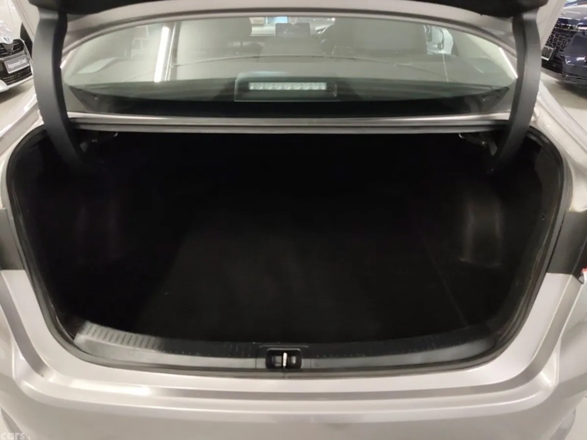 Toyota Corolla Saloon, Petrol Hybrid, 2019, Grey