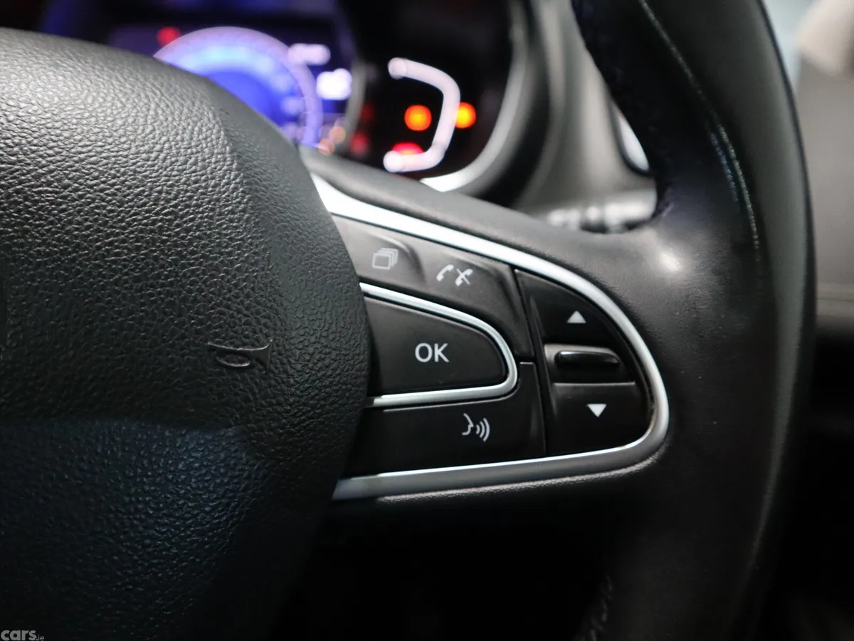 Renault Grand Scenic MPV, Diesel, 2021, Red