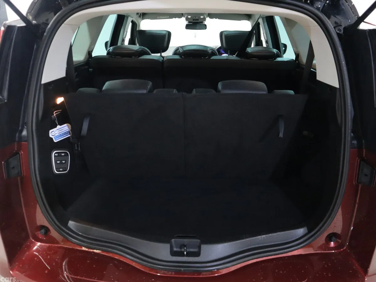 Renault Grand Scenic MPV, Diesel, 2021, Red