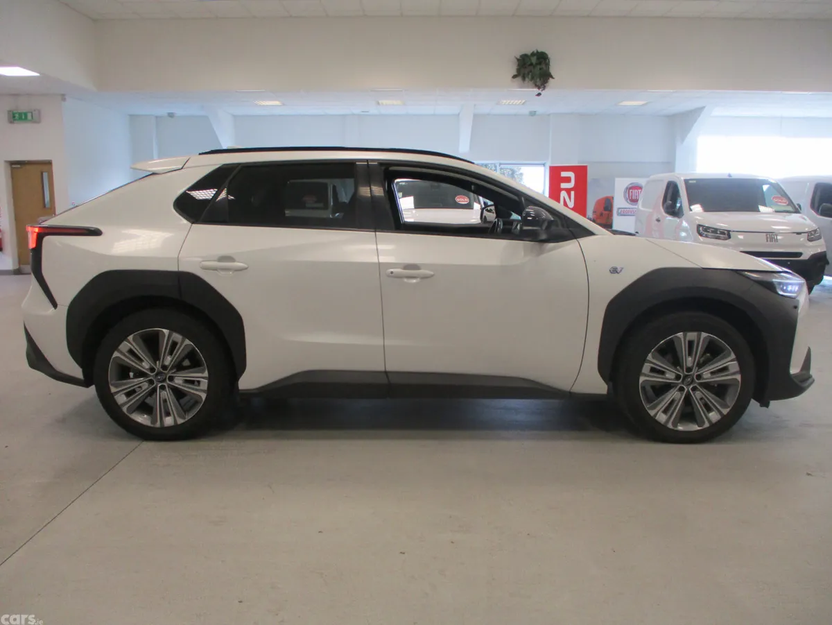 Subaru Solterra SUV, Electric, 2023, White