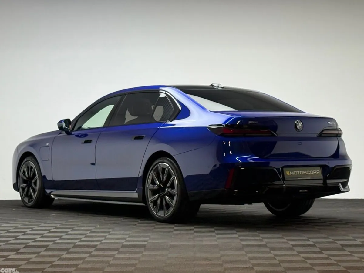 BMW 7-Series Saloon, Petrol Plug-in Hybrid, 2024, Blue