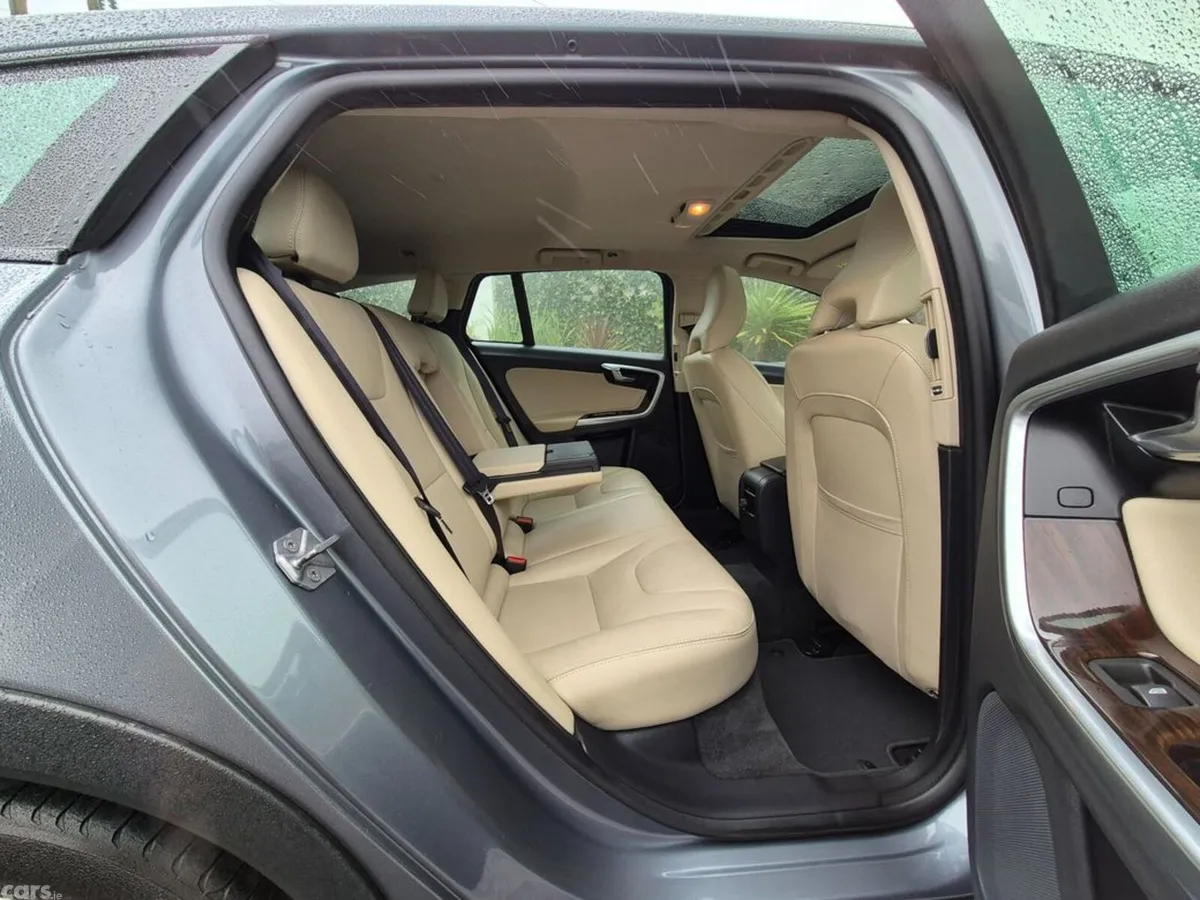 Volvo V60 Estate, Diesel, 2017, Grey