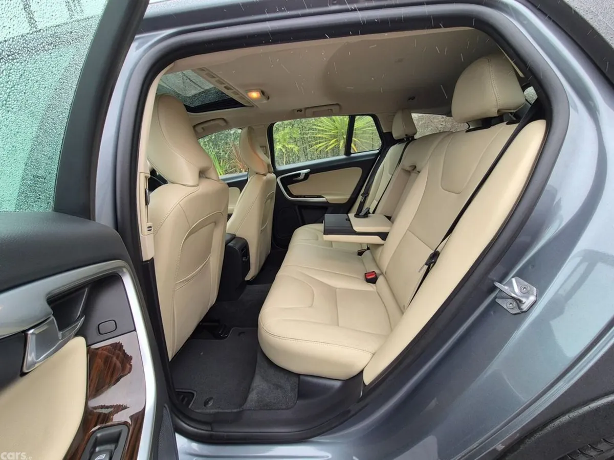 Volvo V60 Estate, Diesel, 2017, Grey