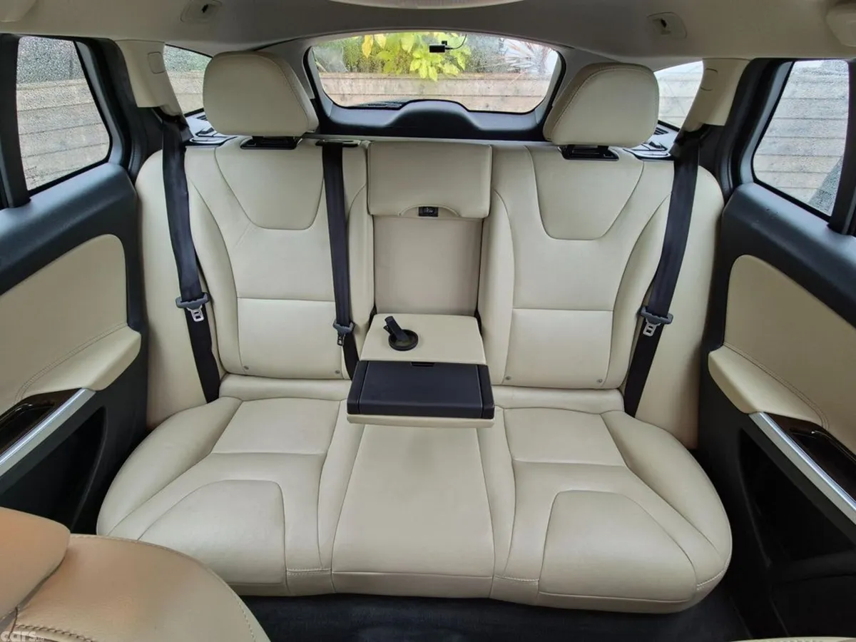 Volvo V60 Estate, Diesel, 2017, Grey