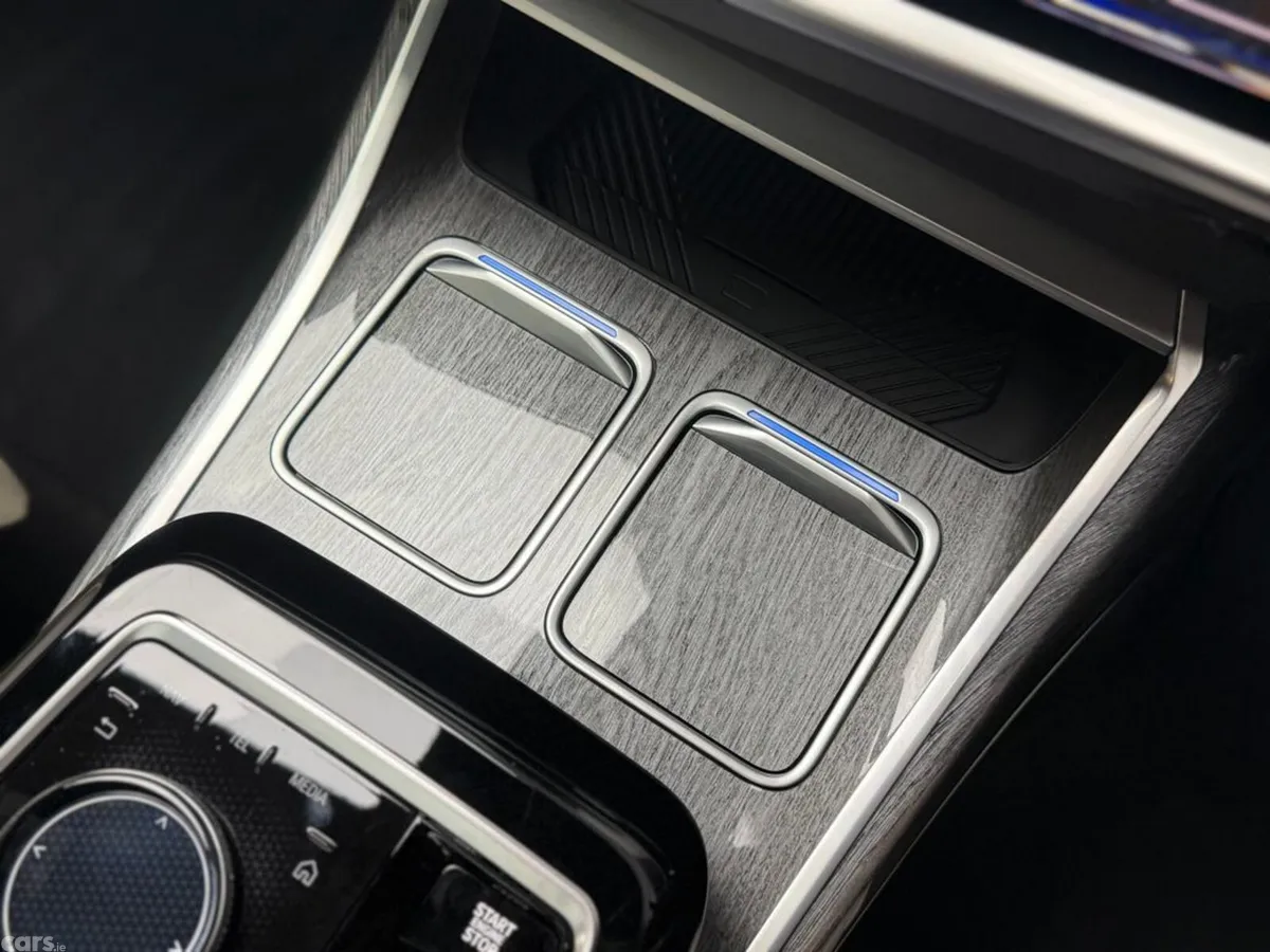 BMW 7-Series Saloon, Petrol Plug-in Hybrid, 2024, Blue