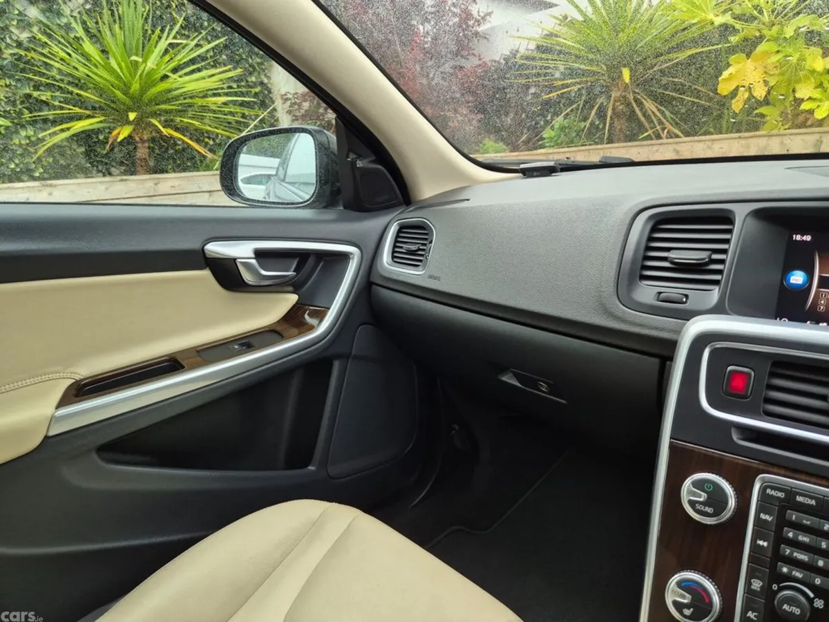 Volvo V60 Estate, Diesel, 2017, Grey