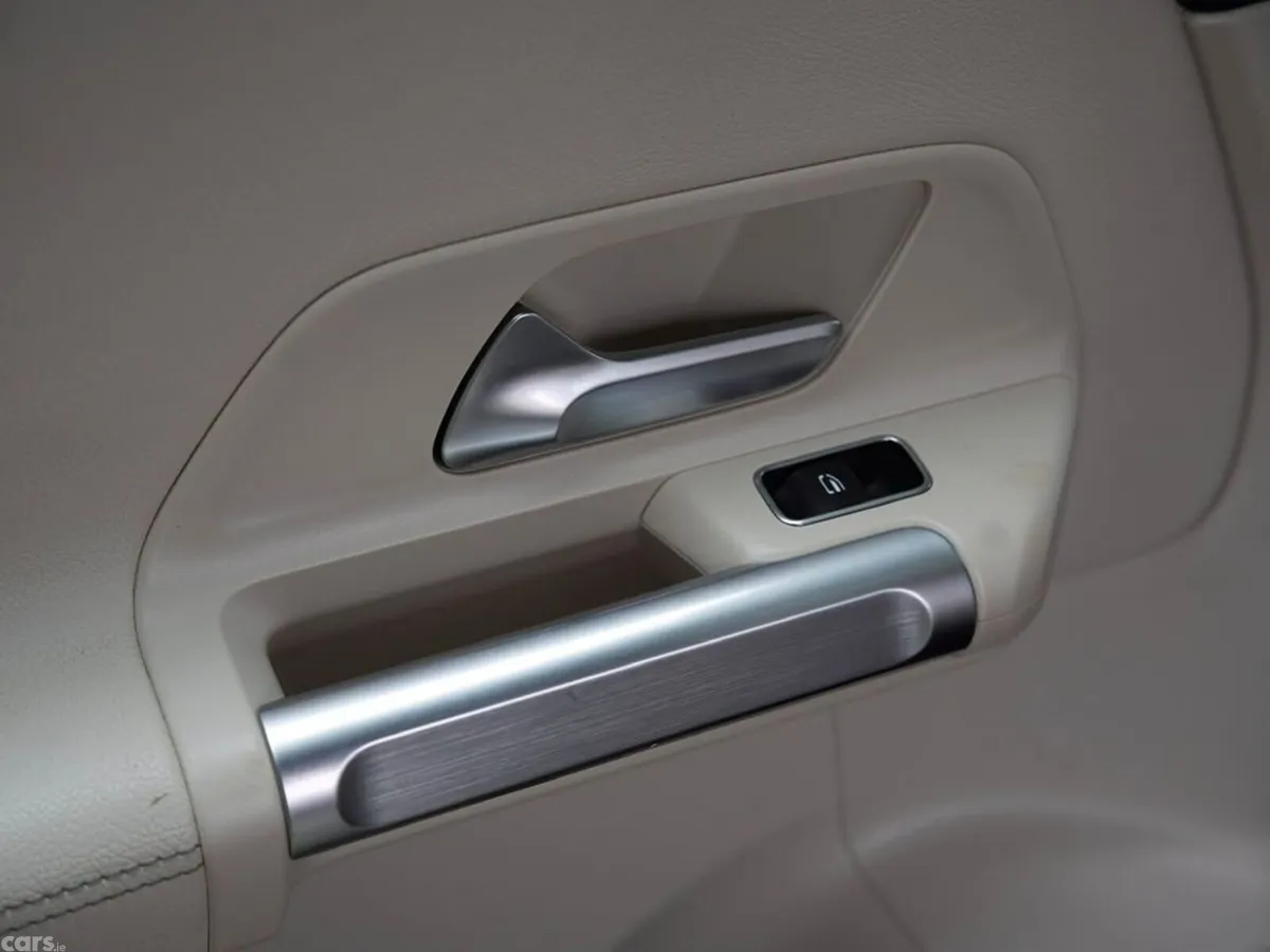 Mercedes-Benz GLB SUV, Diesel, 2023, Black