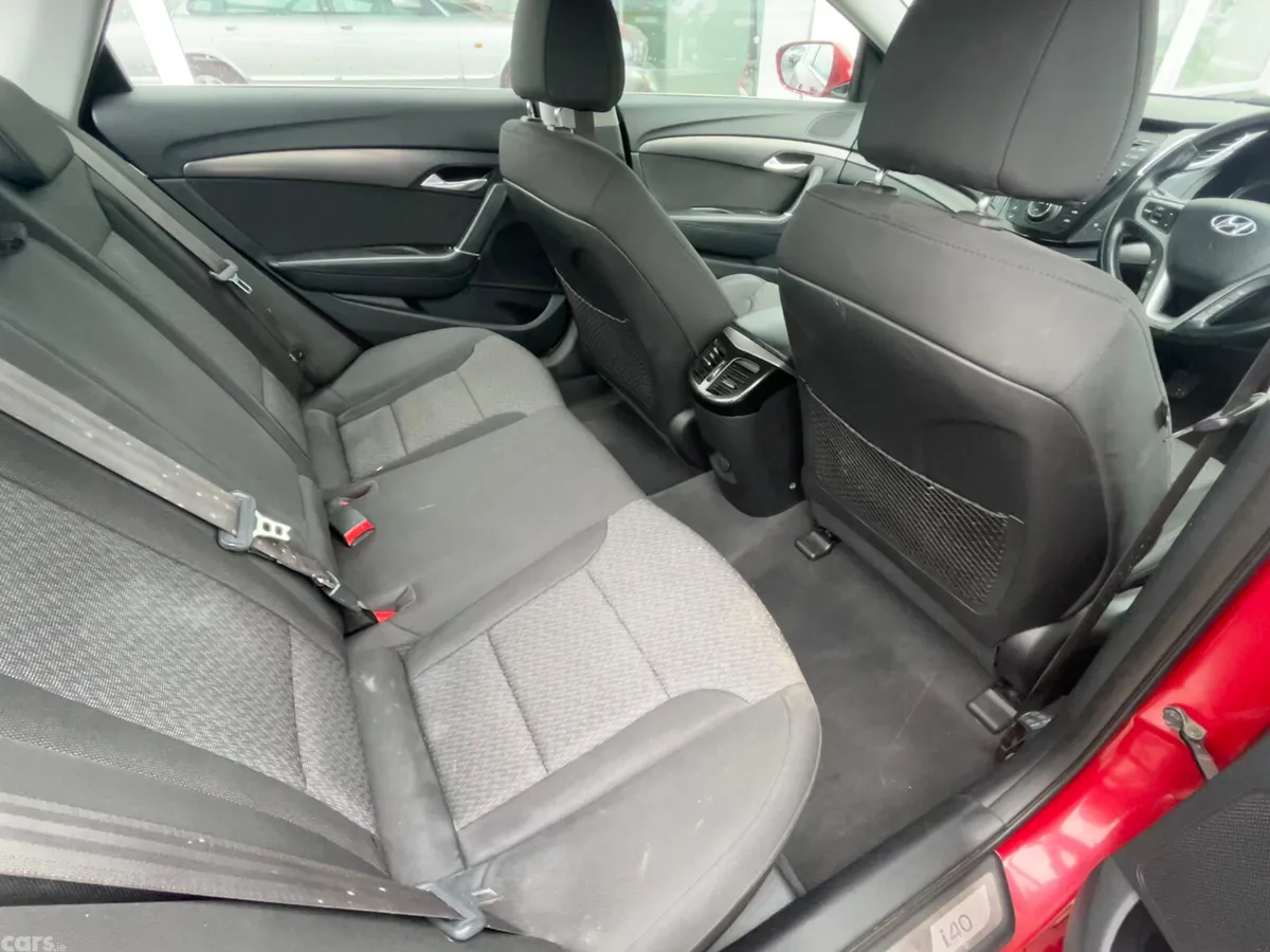 Hyundai i40 Saloon, Diesel, 2013, Red