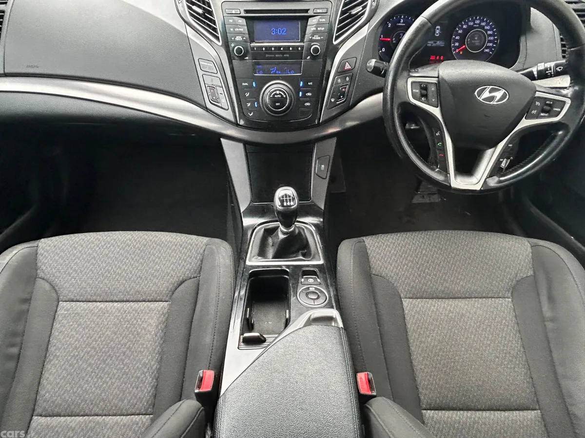 Hyundai i40 Saloon, Diesel, 2013, Red