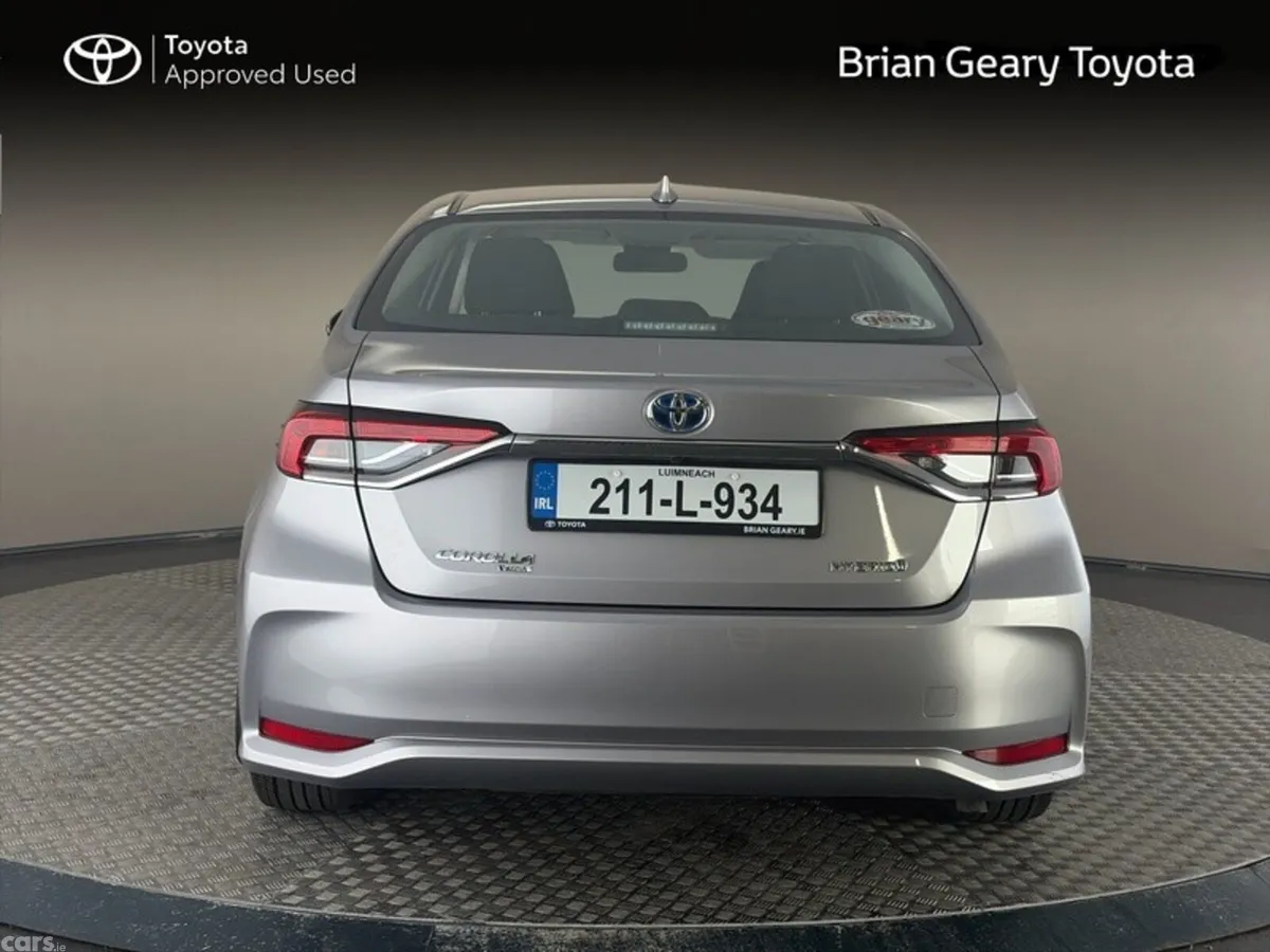 Toyota Corolla Saloon, Petrol Hybrid, 2021, Grey