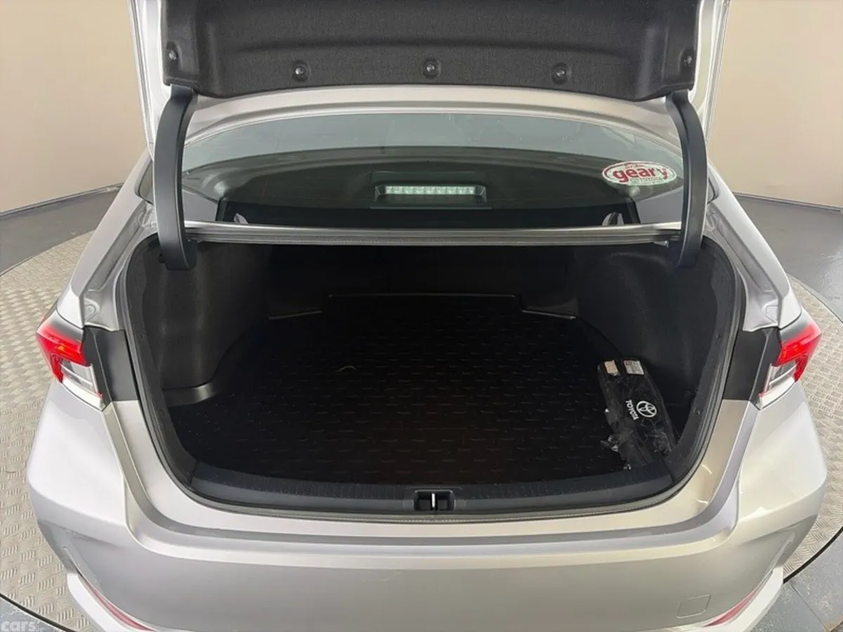 Toyota Corolla Saloon, Petrol Hybrid, 2021, Grey