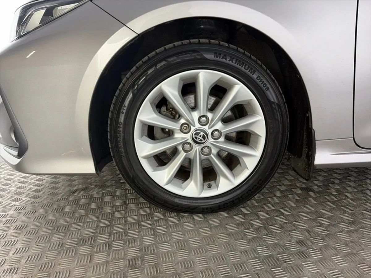Toyota Corolla Saloon, Petrol Hybrid, 2021, Grey