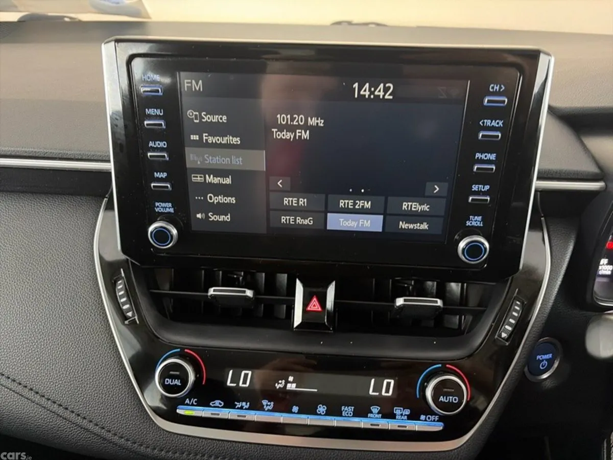 Toyota Corolla Saloon, Petrol Hybrid, 2021, Grey