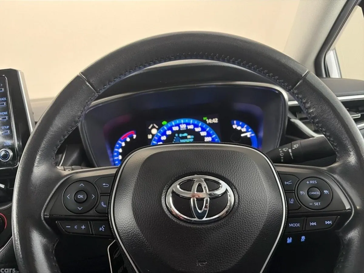 Toyota Corolla Saloon, Petrol Hybrid, 2021, Grey