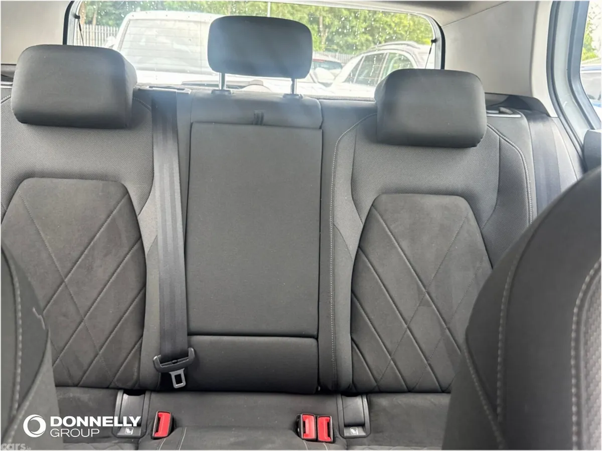 Volkswagen Golf Hatchback, Diesel, 2021, White