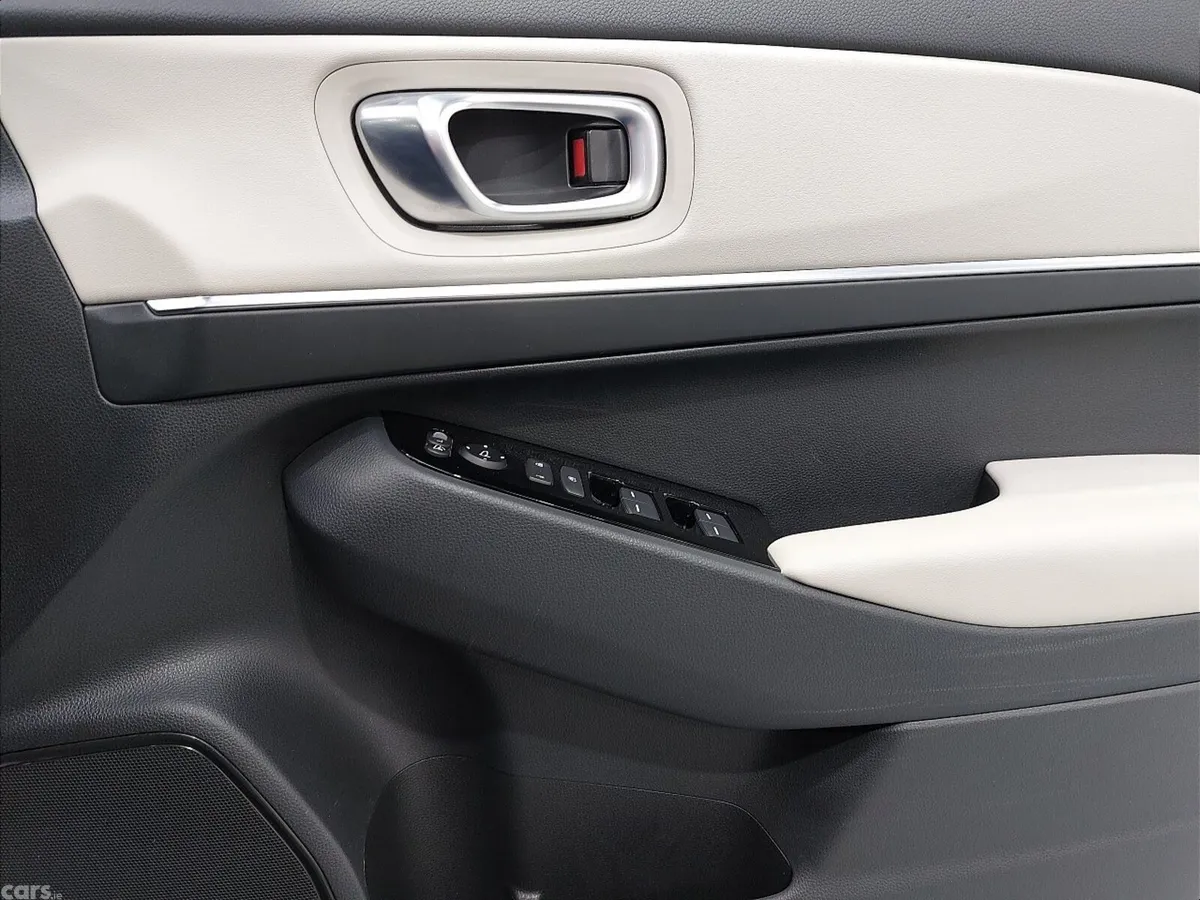 Honda HR-V Hatchback, Petrol Hybrid, 2022, Black