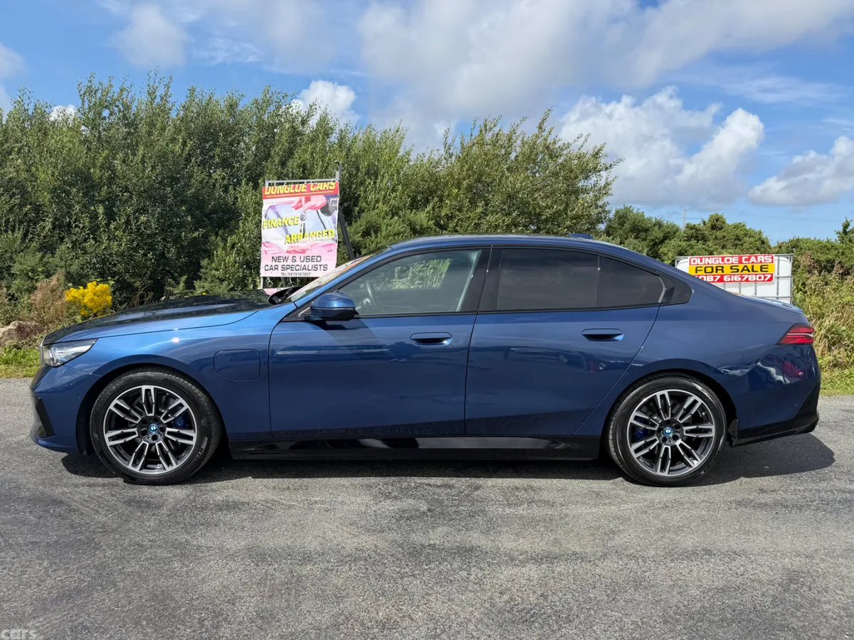 BMW 5-Series Saloon, Petrol Plug-in Hybrid, 2025, Blue