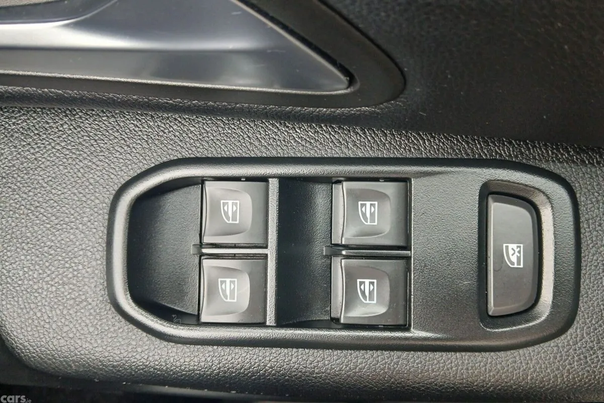 Dacia Duster SUV, Petrol, 2022, White