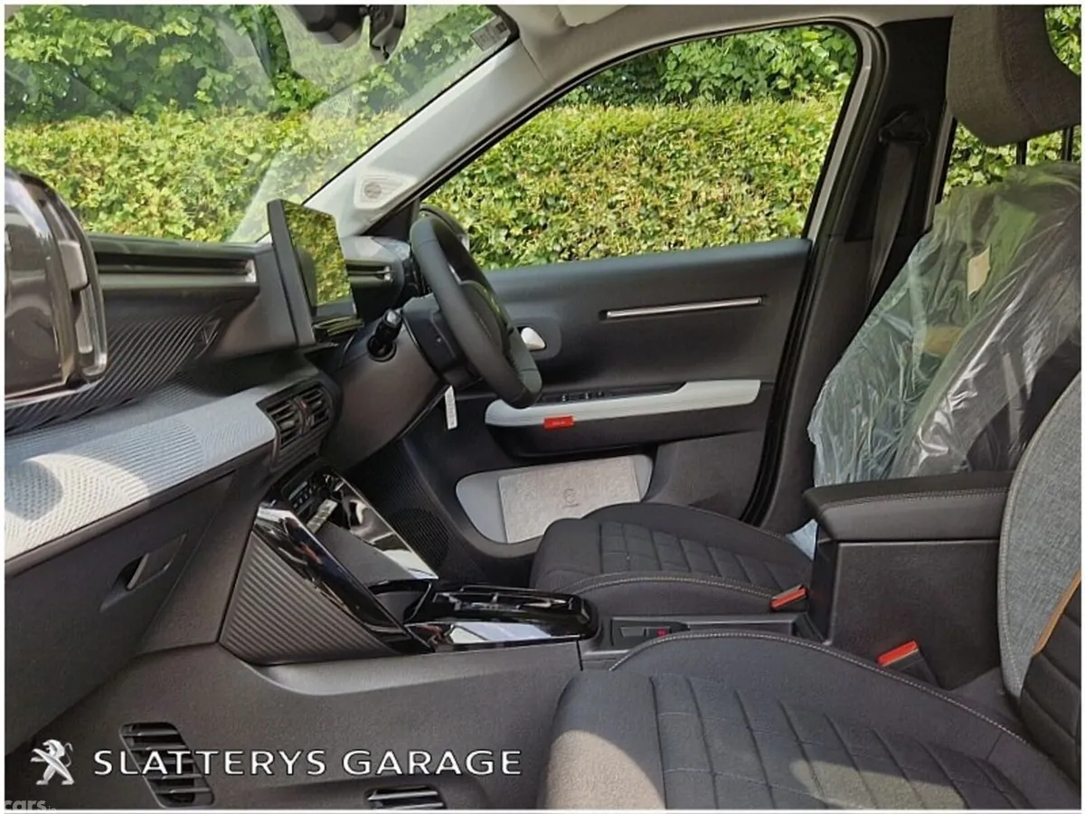 Citroen C3 Aircross SUV, Petrol Hybrid, 2026, White