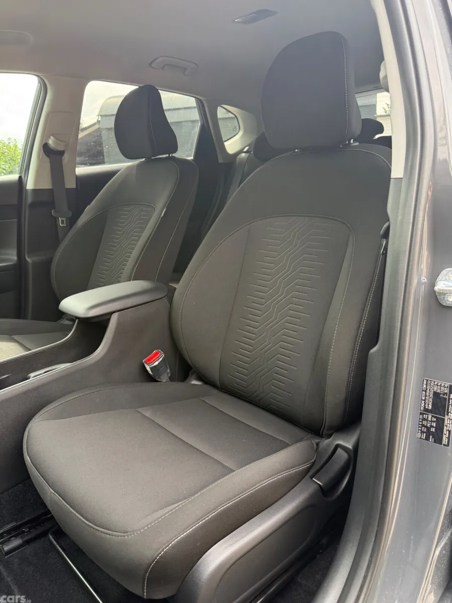 Hyundai KONA MPV, Petrol, 2025, Grey