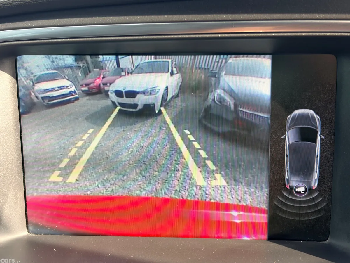 Volvo V40 Hatchback, Petrol, 2015, Red