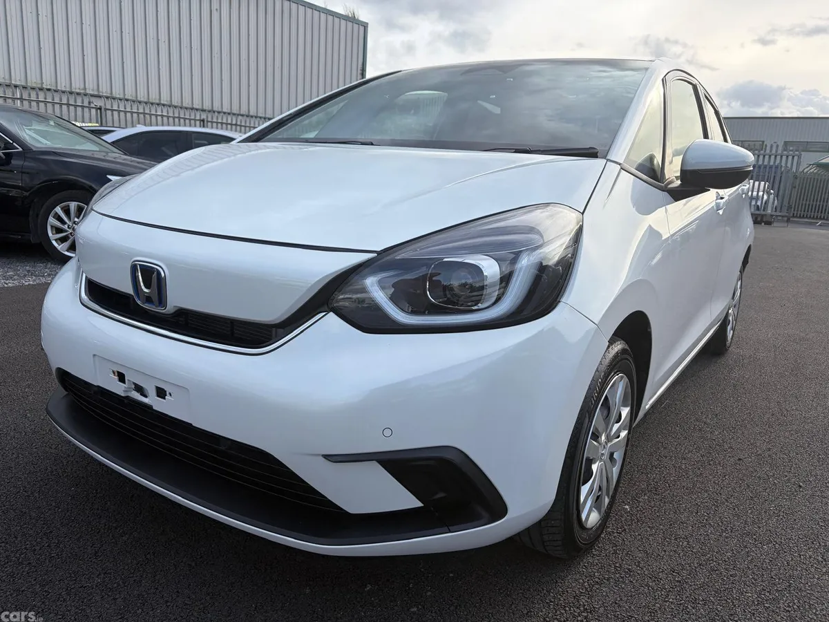Honda Fit Hatchback, Petrol Hybrid, 2021, White