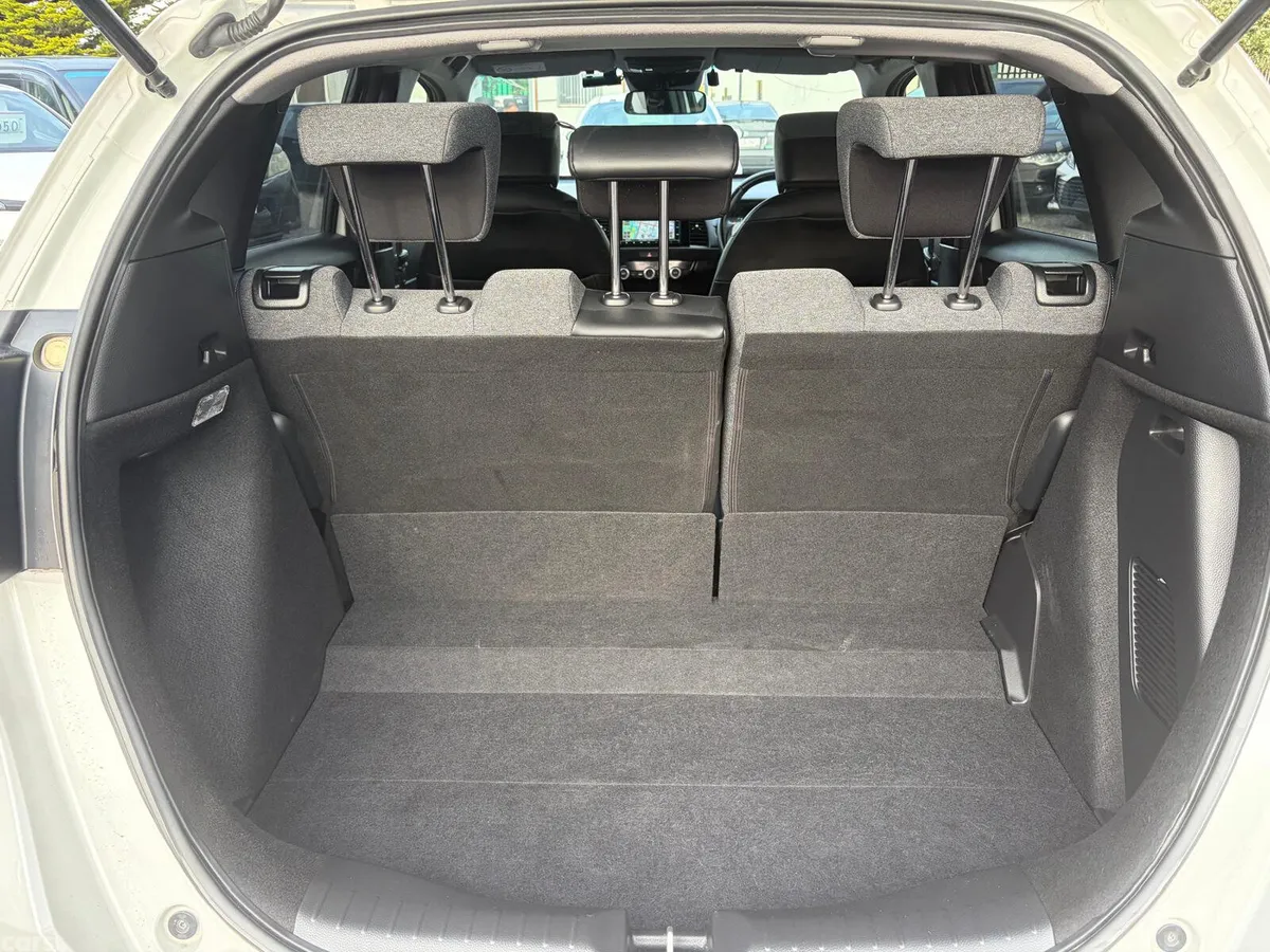 Honda Fit Hatchback, Petrol Hybrid, 2021, White