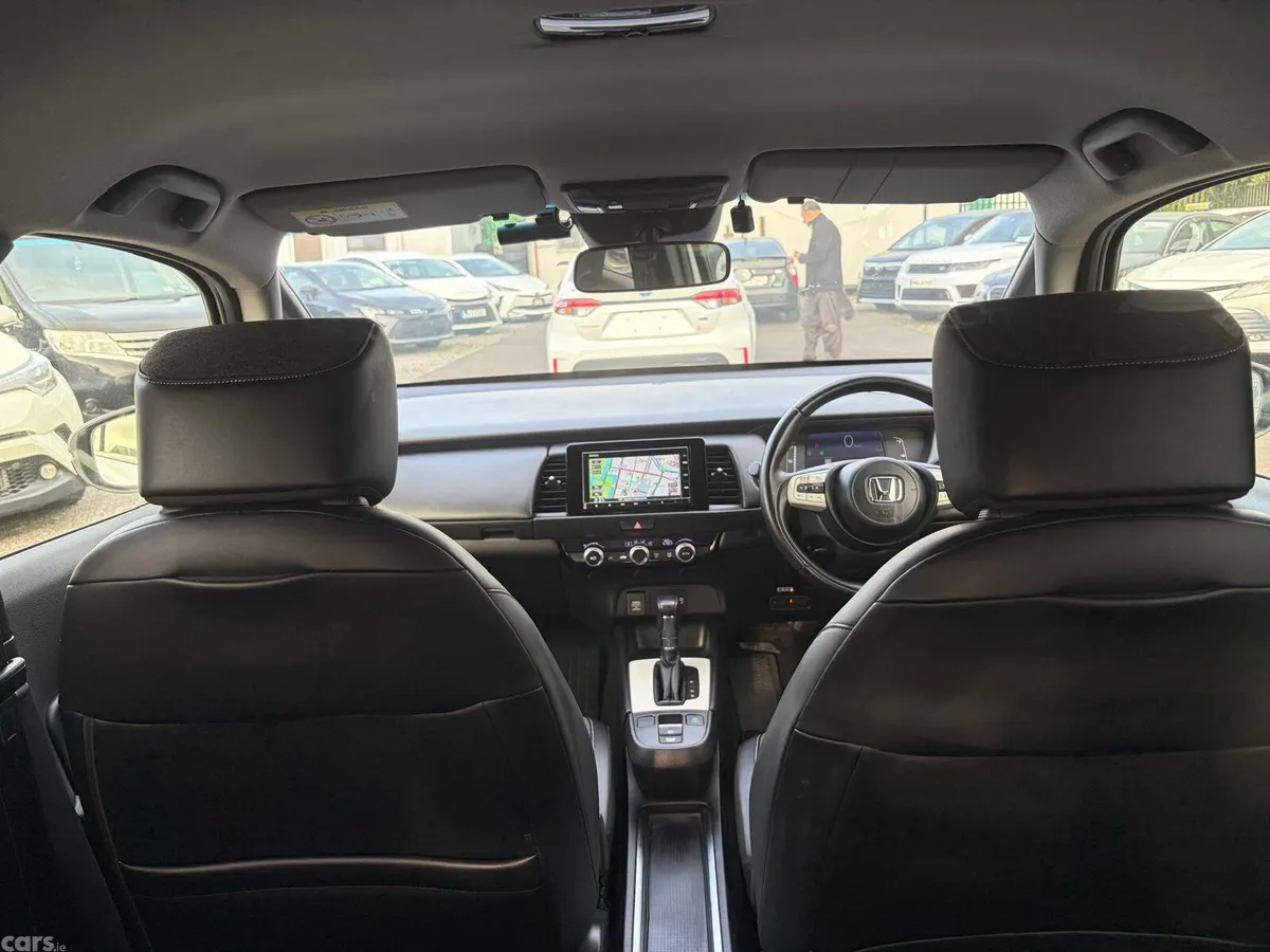 Honda Fit Hatchback, Petrol Hybrid, 2021, White