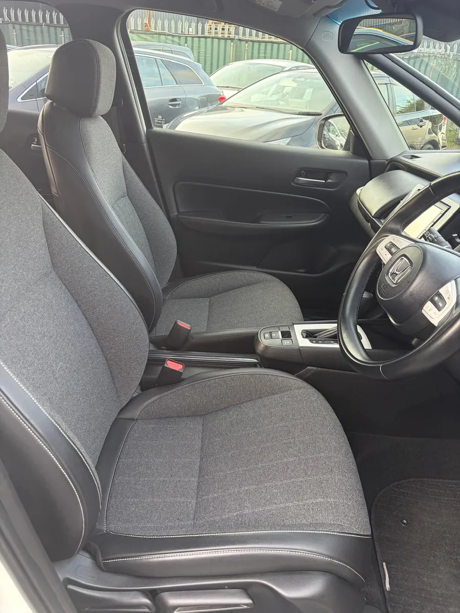 Honda Fit Hatchback, Petrol Hybrid, 2021, White