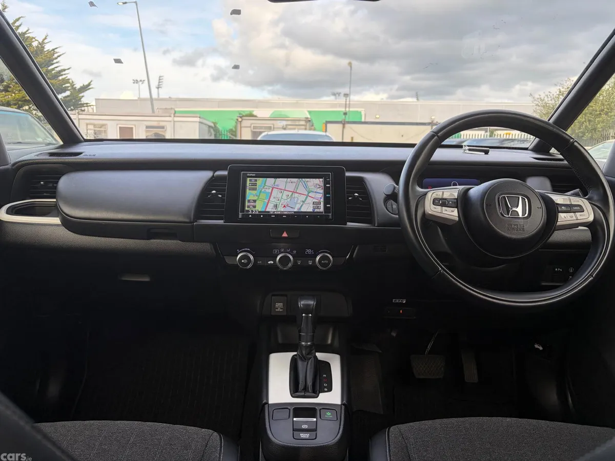 Honda Fit Hatchback, Petrol Hybrid, 2021, White