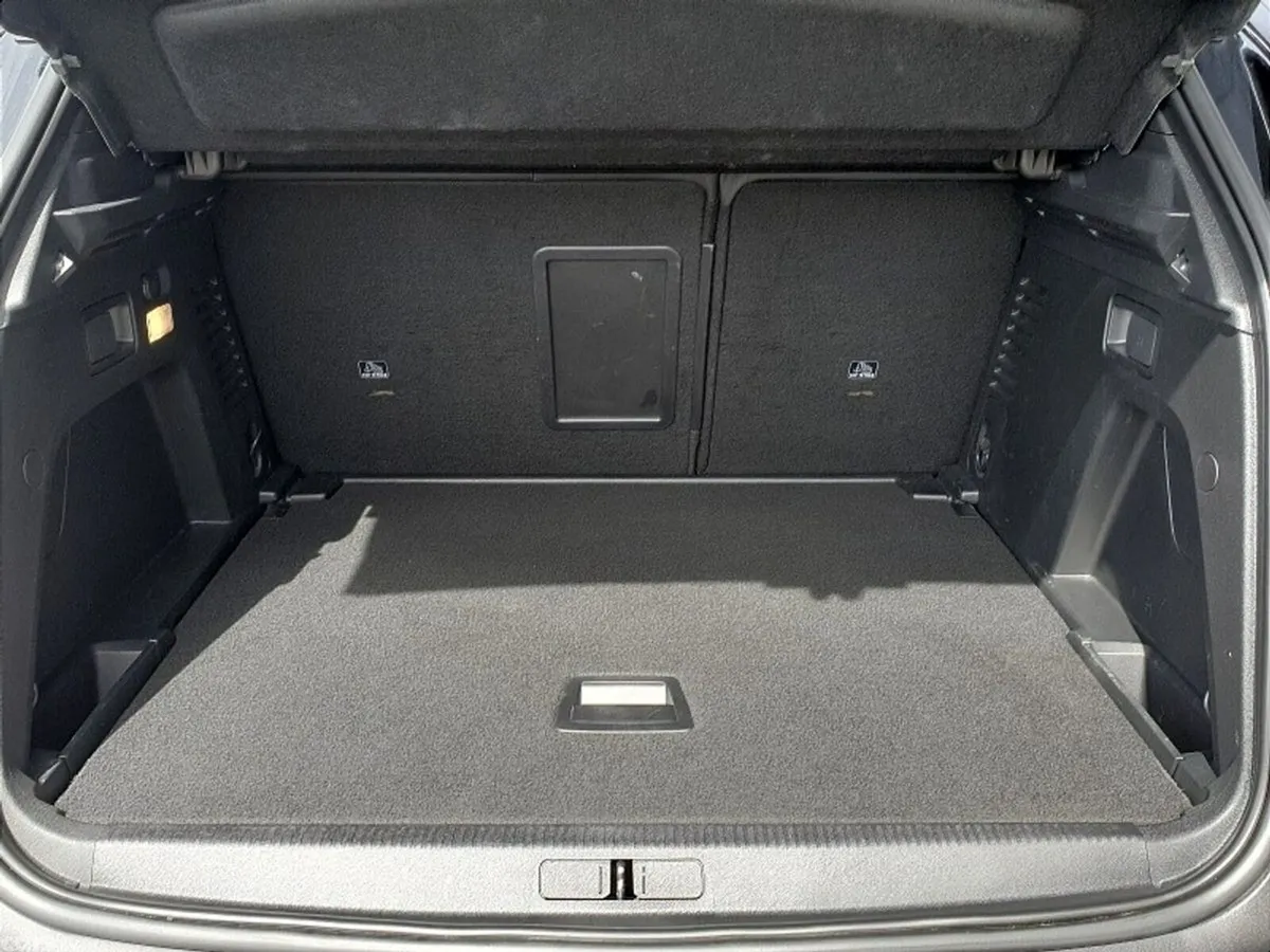 Peugeot 3008 SUV, Diesel, 2023, Grey