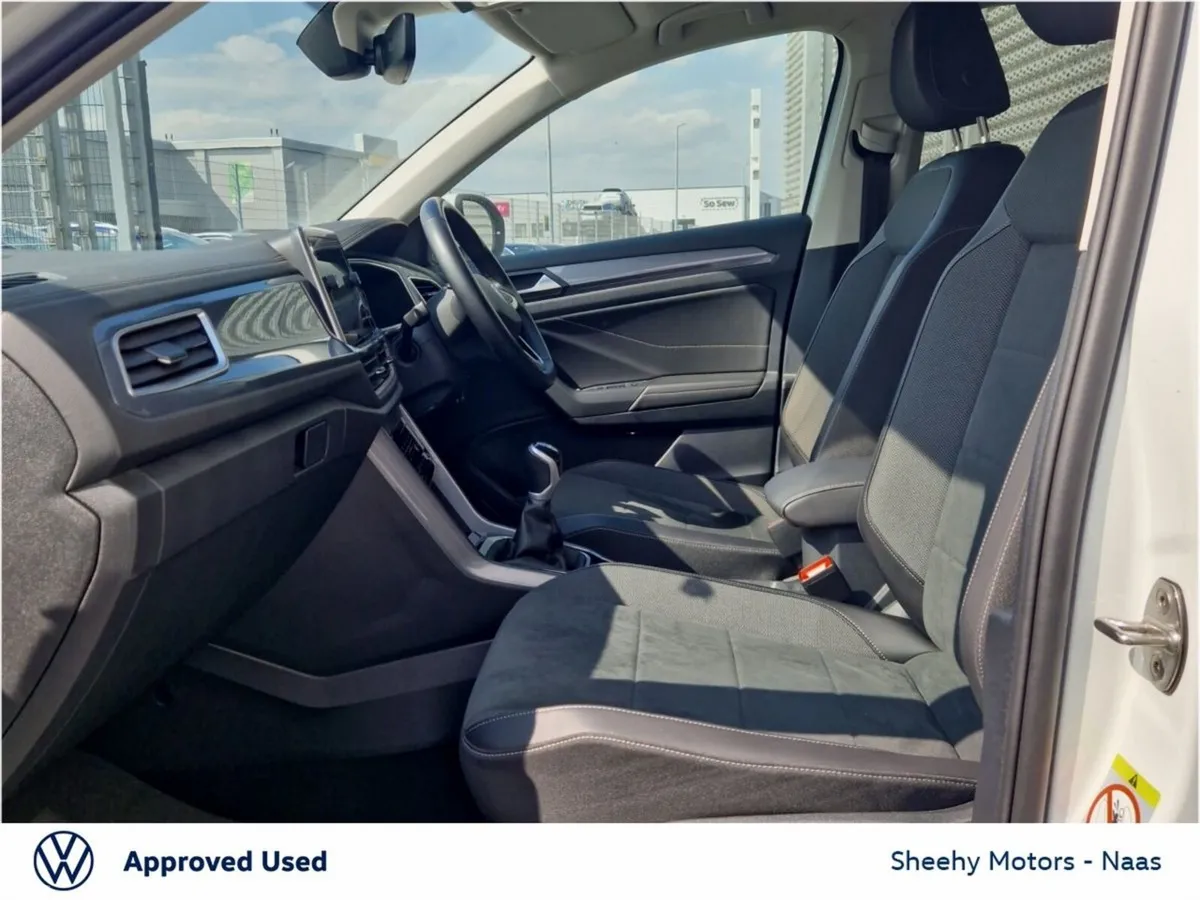 Volkswagen T-Roc SUV, Petrol, 2023, White