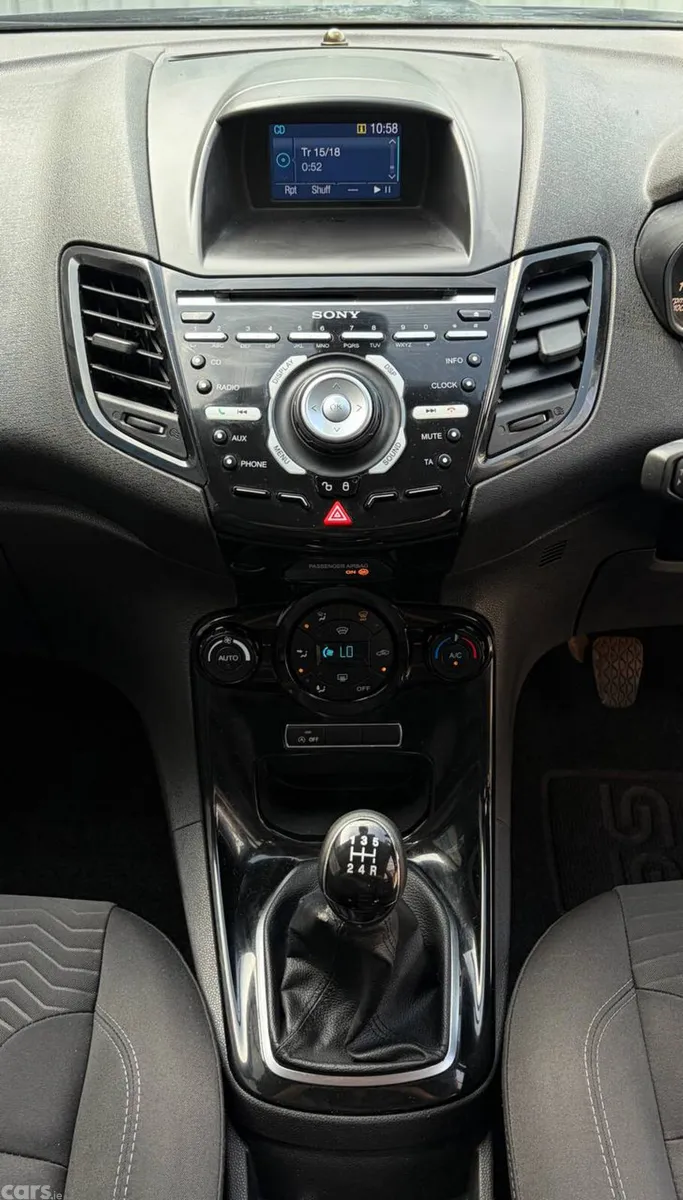 Ford Fiesta Hatchback, Petrol, 2015, Blue