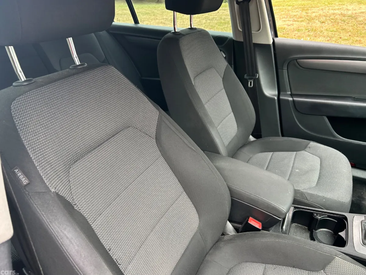 Volkswagen Passat Saloon, Diesel, 2011, Blue
