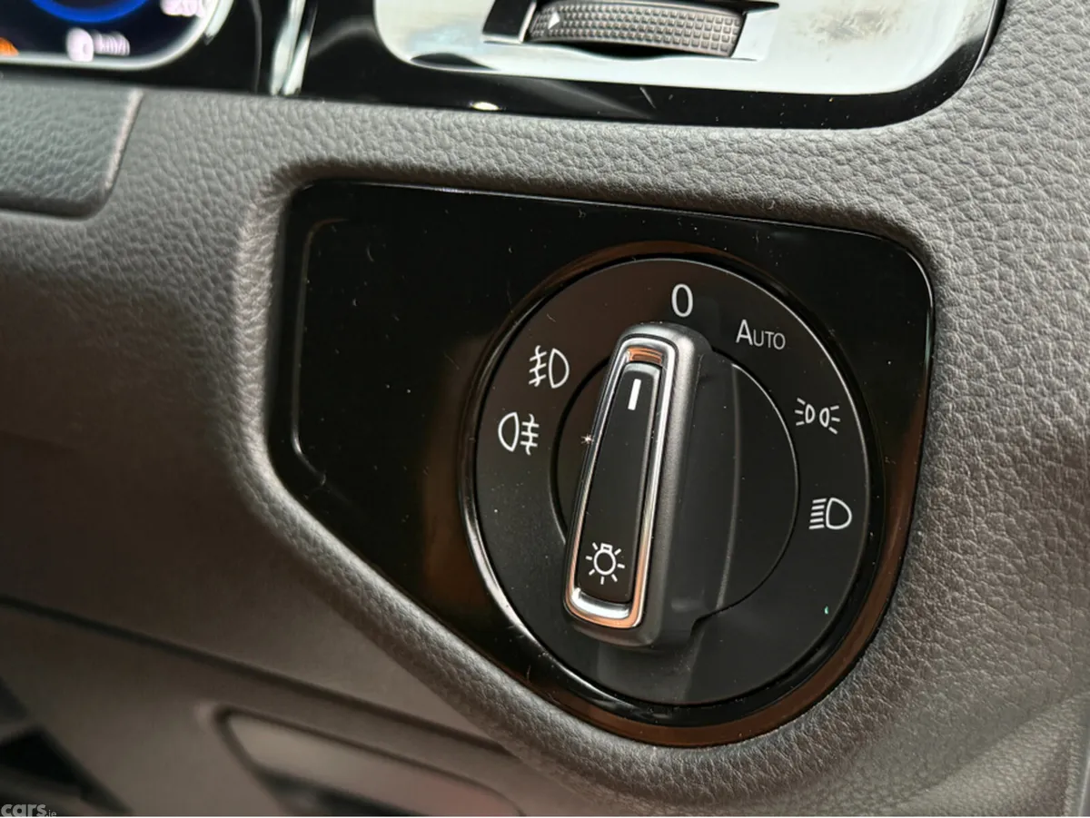 Volkswagen Golf Hatchback, Petrol, 2018, White
